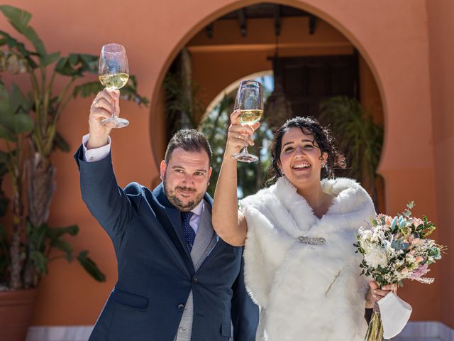 La boda de Claudio y Laura en Dos Hermanas, Sevilla 37