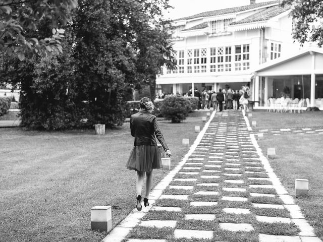 La boda de Julio y Raquel en Villasevil, Cantabria 15