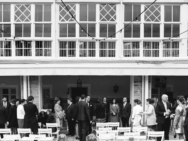 La boda de Julio y Raquel en Villasevil, Cantabria 16