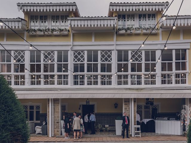 La boda de Julio y Raquel en Villasevil, Cantabria 111