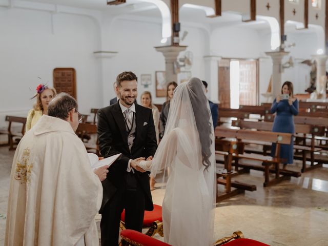 La boda de Alejandro y Miriam en Mérida, Badajoz 33