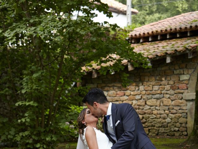 La boda de Juan y Aroa en Soto Iruz, Cantabria 29