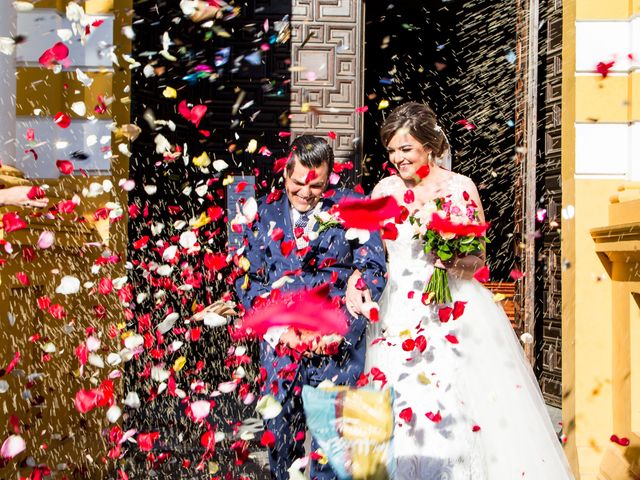 La boda de Miguel Ángel y Patricia en Alcala De Guadaira, Sevilla 39