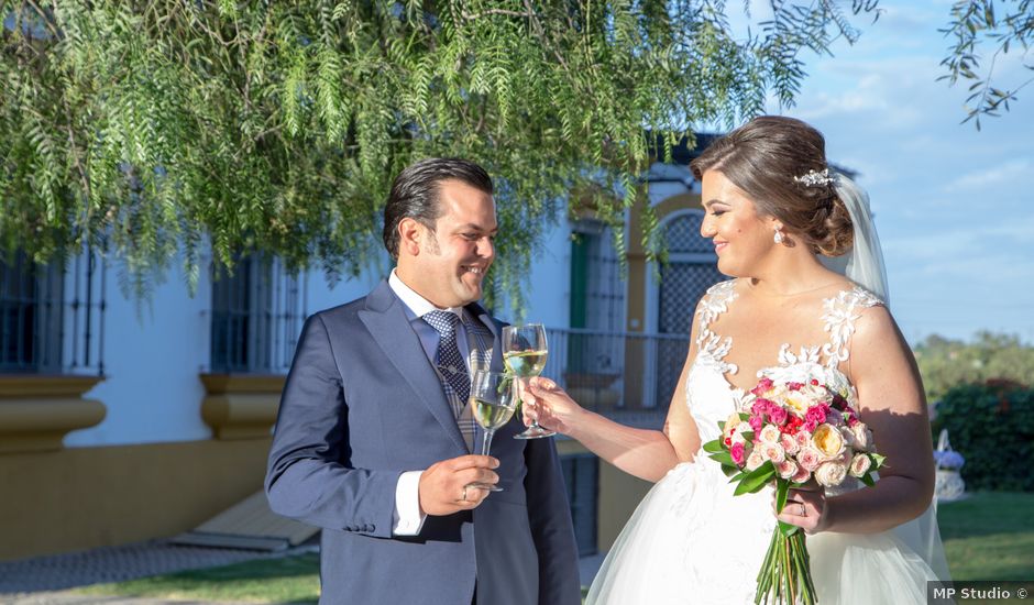 La boda de Miguel Ángel y Patricia en Alcala De Guadaira, Sevilla