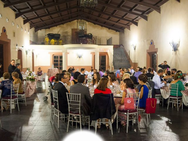 La boda de Alejandro y Inma en Dos Hermanas, Sevilla 23