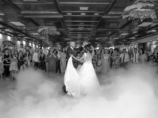 La boda de Manu y Andreea en Oviedo, Asturias 20