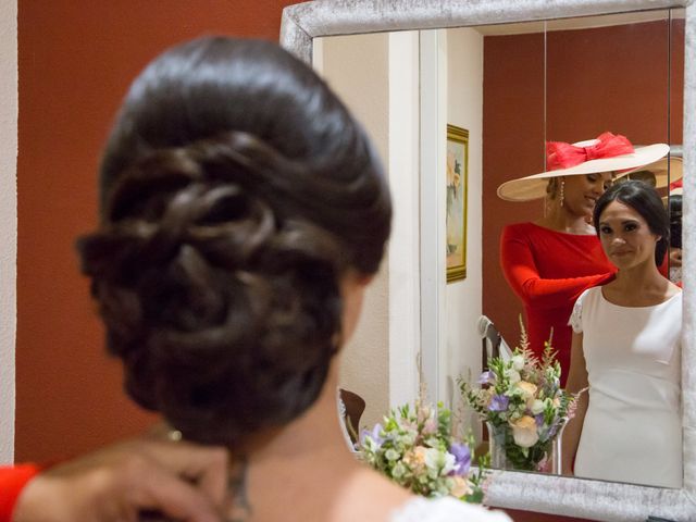 La boda de Sandra y Ismael en Alcala De Guadaira, Sevilla 58