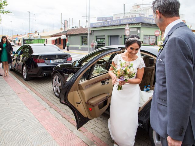 La boda de Sandra y Ismael en Alcala De Guadaira, Sevilla 85