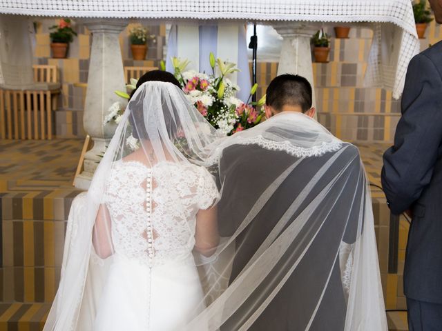 La boda de Sandra y Ismael en Alcala De Guadaira, Sevilla 91