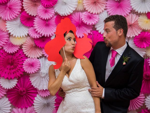La boda de Julián y Irene  en Málaga, Málaga 19
