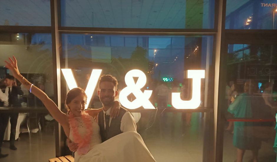 La boda de Victor y Jessica  en Canet D'en Berenguer, Valencia