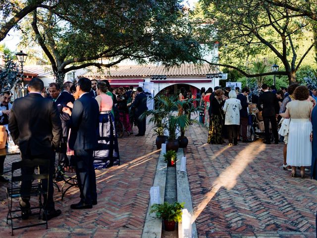 La boda de María Belen y Tyrone en Villanueva De San Carlos, Ciudad Real 18