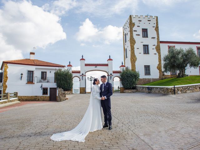 La boda de Beatriz y Felix en Higuera La Real, Badajoz 24