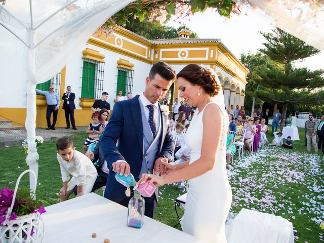 La boda de Manuel y Carmen en Alcala De Guadaira, Sevilla 71