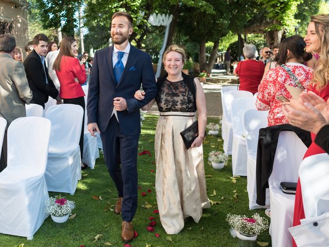 La boda de Sandra y Santi en L&apos; Arboç, Tarragona 24