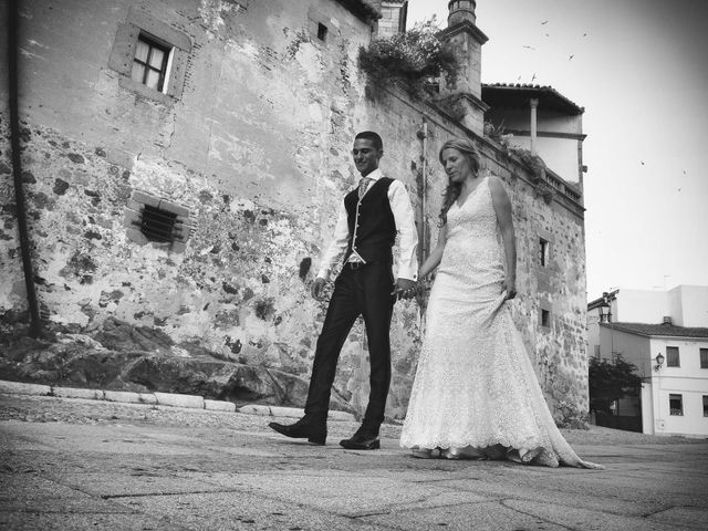 La boda de Jimmy y Elena en Valdastillas, Cáceres 51