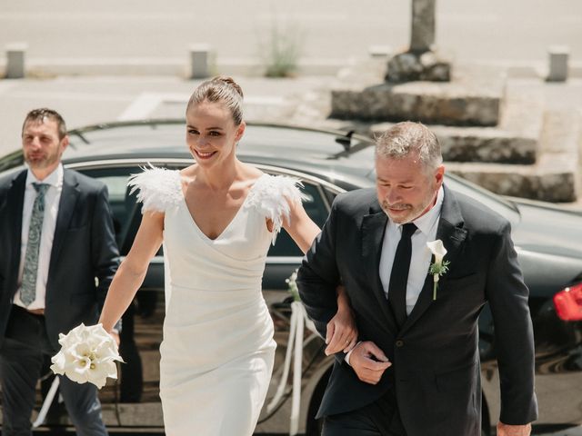 La boda de Miki y Noe en O Grove (Resto Parroquia), Pontevedra 35