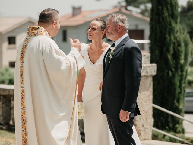 La boda de Miki y Noe en O Grove (Resto Parroquia), Pontevedra 36