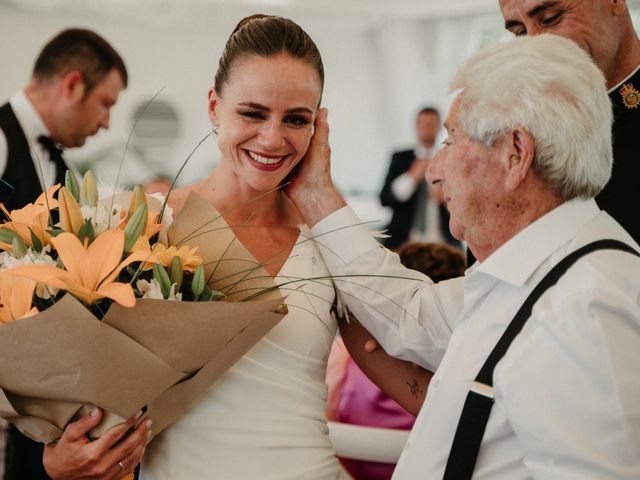 La boda de Miki y Noe en O Grove (Resto Parroquia), Pontevedra 83