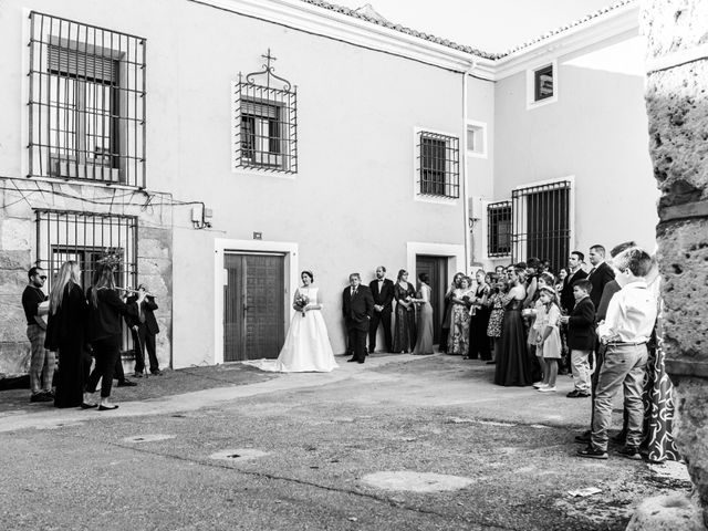 La boda de Isaac y Beatriz en Saelices, Cuenca 21