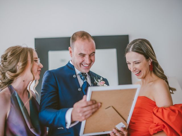 La boda de Sandra y Alejandro en Lleida, Lleida 28