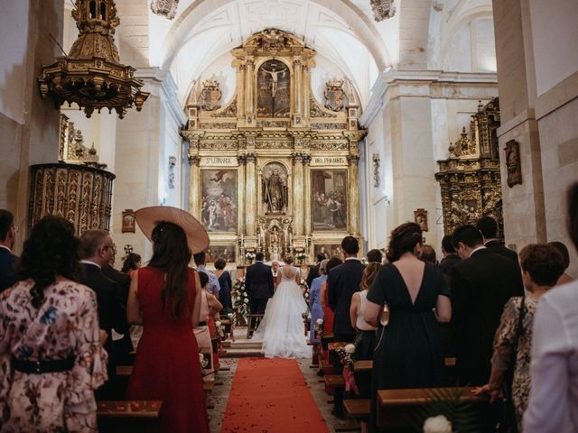 La boda de Raúl y Cristina en San Leonardo De Yague, Soria 48