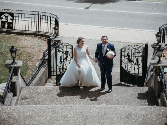 La boda de Raúl y Cristina en San Leonardo De Yague, Soria 54