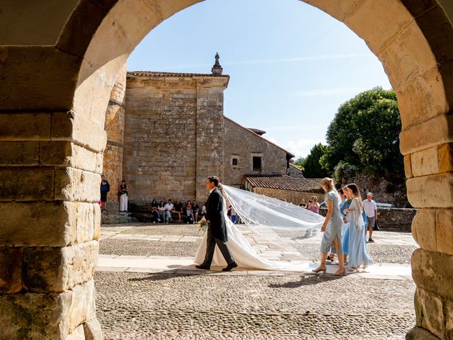 La boda de Alejandro y Candela en Santillana Del Mar, Cantabria 23
