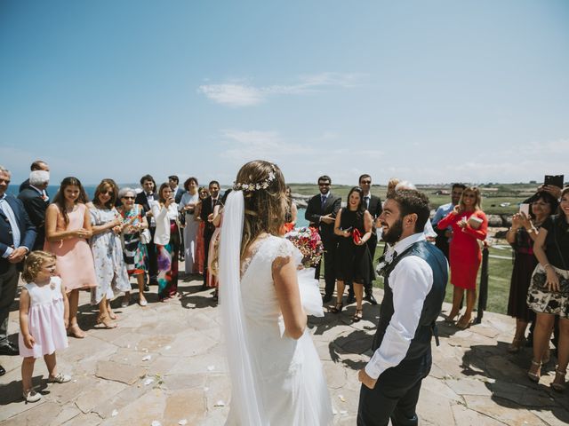 La boda de Juan y Laura en Santander, Cantabria 25