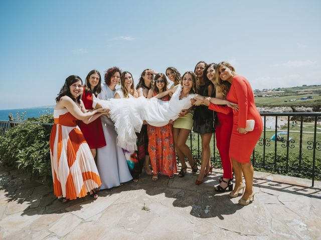 La boda de Juan y Laura en Santander, Cantabria 27