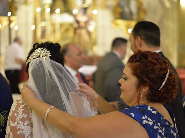 La boda de José  y Isabel en Sevilla, Sevilla 1