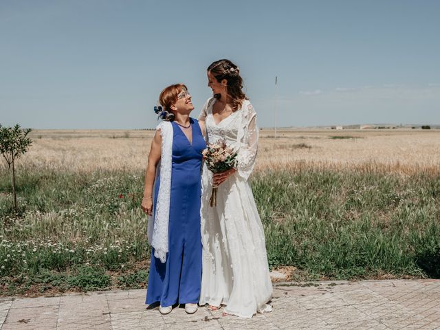 La boda de Javi y Sara en Torrecaballeros, Segovia 167
