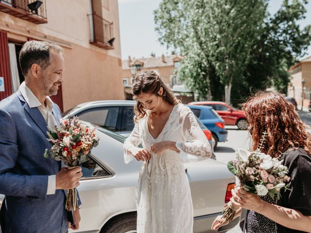 La boda de Javi y Sara en Torrecaballeros, Segovia 182
