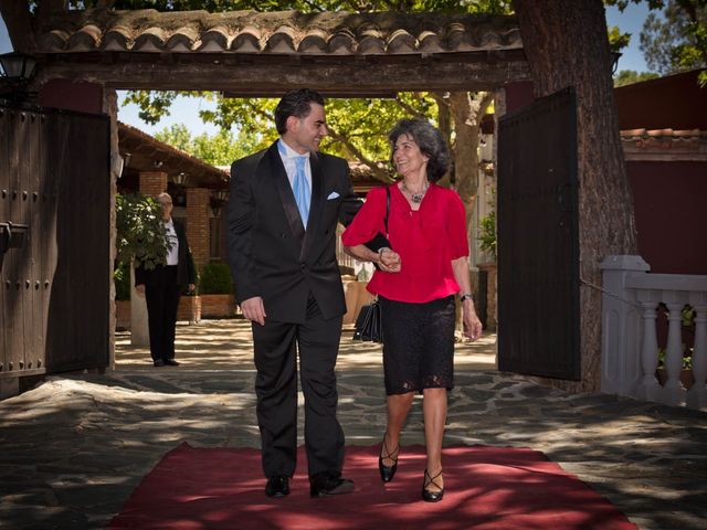 La boda de Alejandro y Hunai en Talamanca Del Jarama, Madrid 10