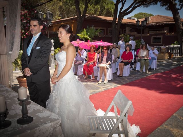 La boda de Alejandro y Hunai en Talamanca Del Jarama, Madrid 13