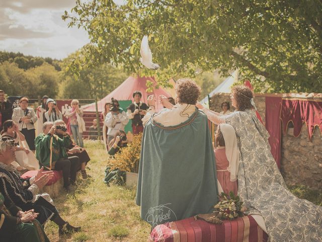 La boda de Santi y Sandra en Navacepedilla De Corneja, Ávila 41