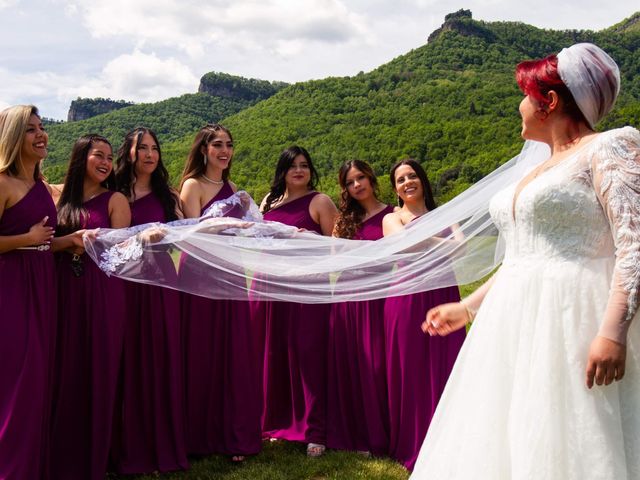 La boda de Marián y Karla en Olot, Girona 13