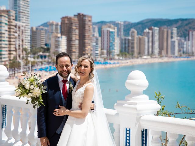 La boda de Bea y Jaime en Benidorm, Alicante 30