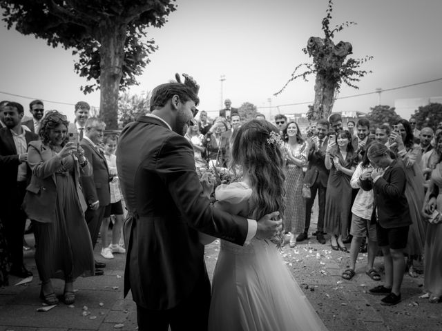 La boda de Carlos y Raquel en Bueu (Resto Parroquia), Pontevedra 19