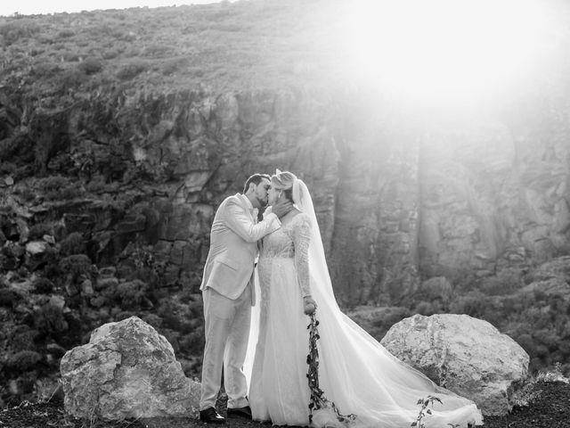 La boda de Ricardo y Ainoha en El Rio De Arico, Santa Cruz de Tenerife 45