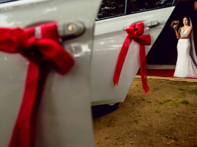 La boda de Juanjo y Vanessa en Navaluenga, Ávila 46