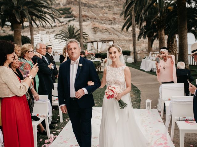 La boda de Alfonso y Elodie en Taurito, Las Palmas 43