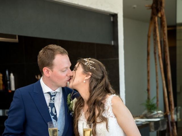 La boda de Philipp y Cris en A Coruña, A Coruña 41
