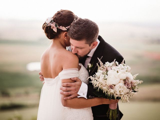 La boda de Rafa y Cristina en Ballesteros De Calatrava, Ciudad Real 82