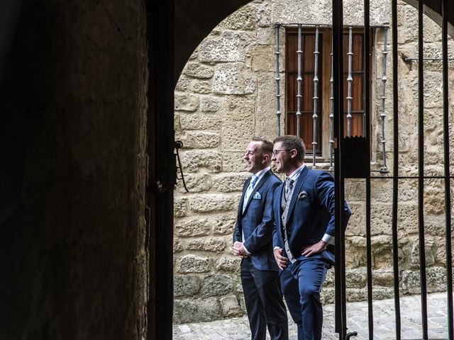 La boda de Javier y Estibaliz en Sos Del Rey Catolico, Zaragoza 15