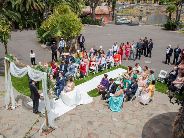 La boda de Cristina y Alexis en La Orotava, Santa Cruz de Tenerife 28