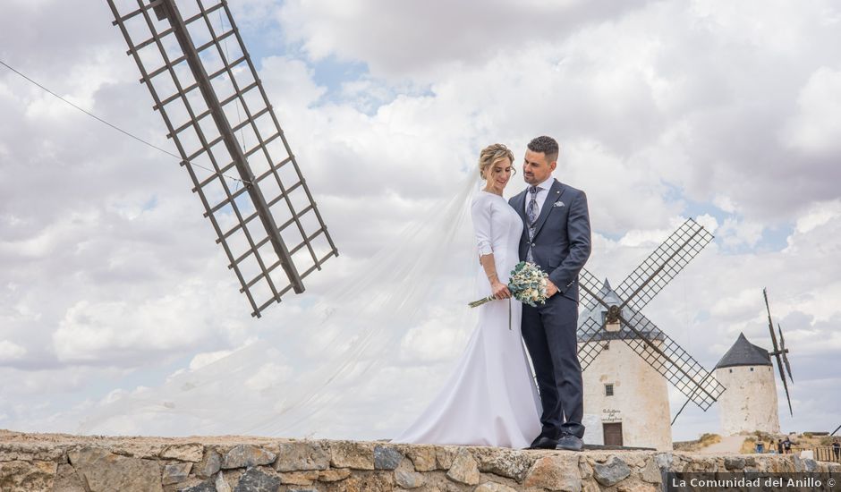 La boda de Javier y Celia en Consuegra, Toledo