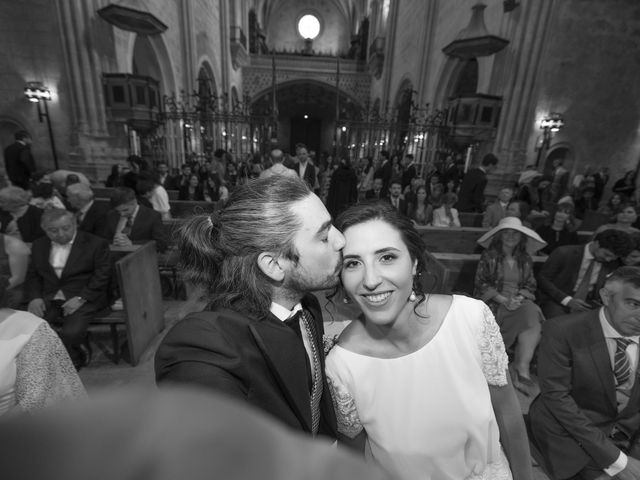 La boda de Nonia y Diego en León, León 28