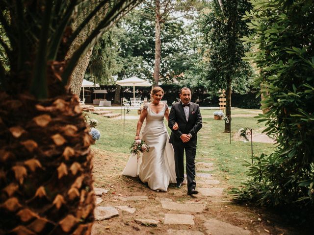 La boda de Kiko y Natalia en Santiago De Compostela, A Coruña 24