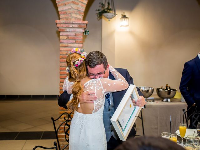 La boda de Cristian y Valle en Almendralejo, Badajoz 21